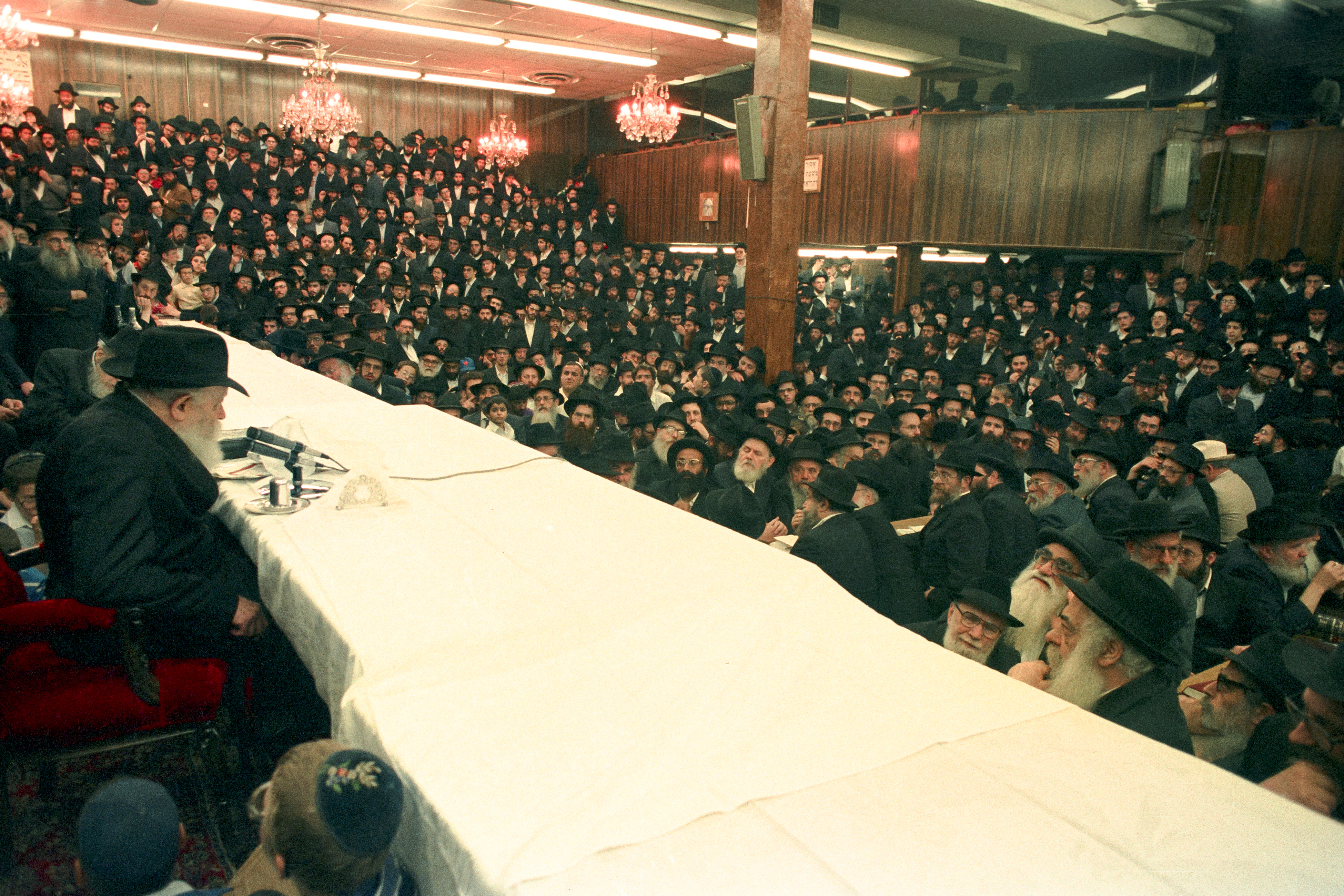 קובץ דברי משיח – יום ב' דחג השבועות תשמ"ז