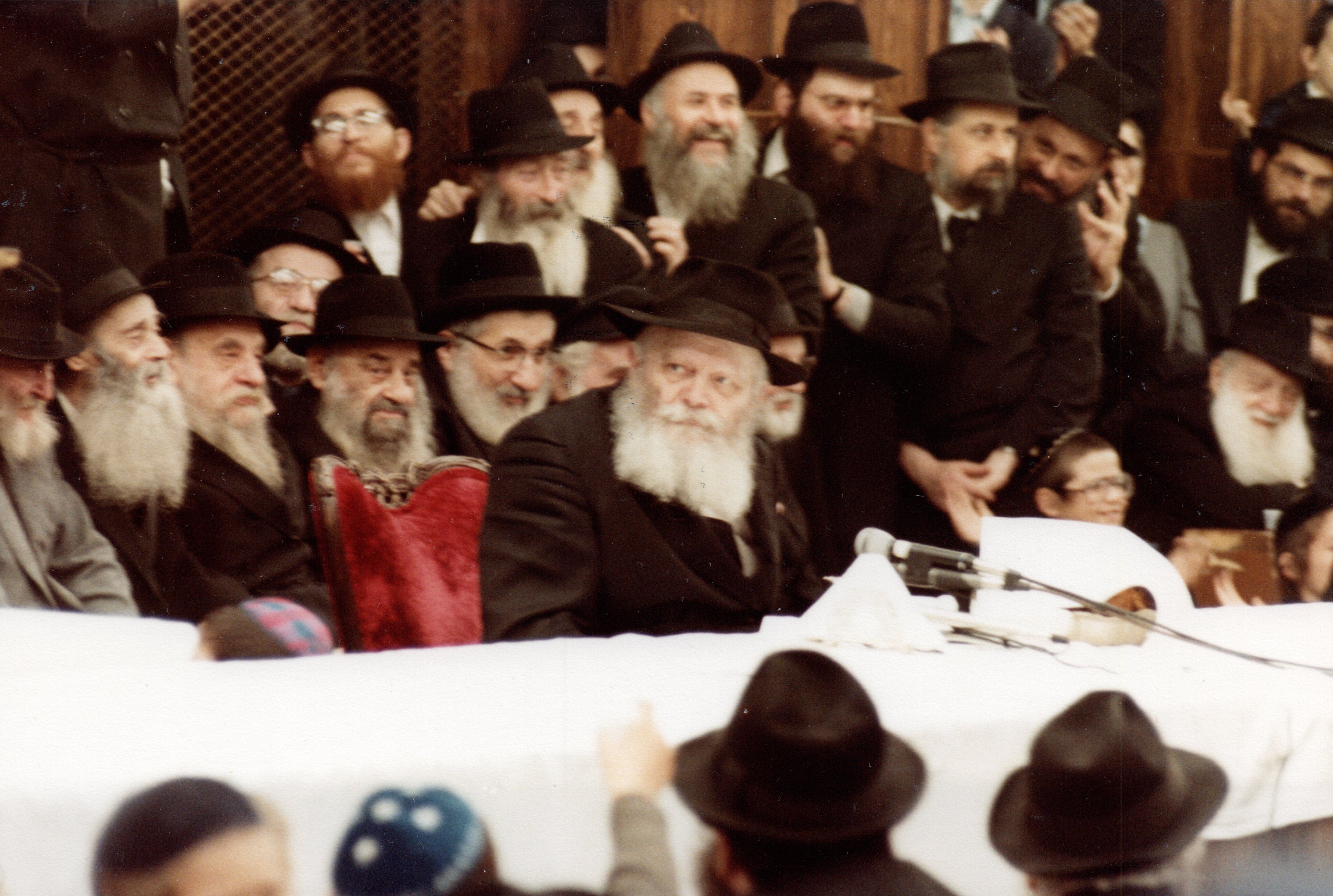 קובץ דברי משיח – ש"פ האזינו תשמ"ב