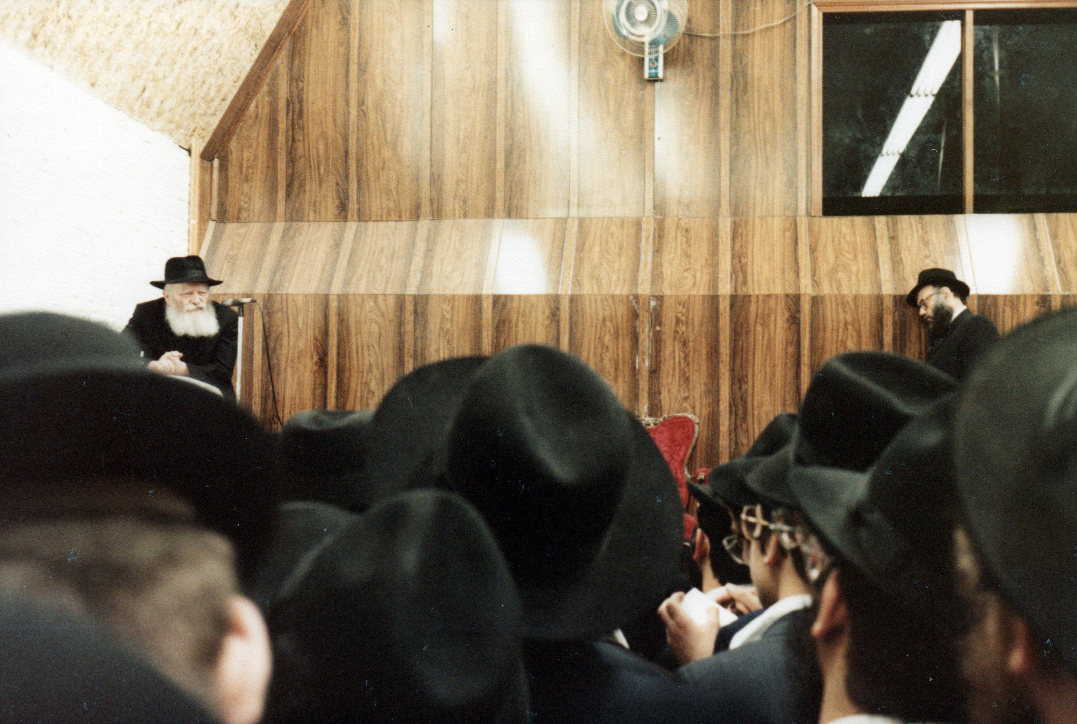 קובץ דברי משיח – לילות הראשונים של סוכות תשמ"ב