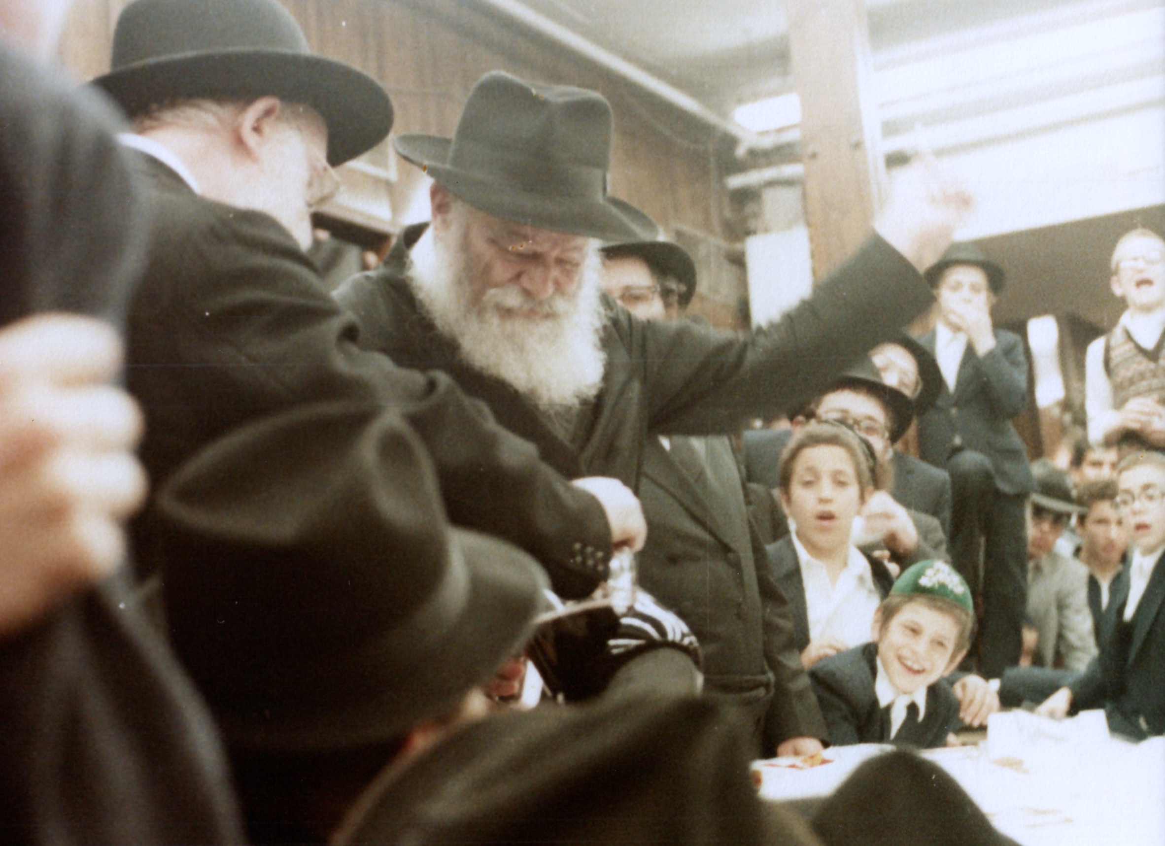קובץ דברי משיח – ליל שמח"ת תשמ"ג