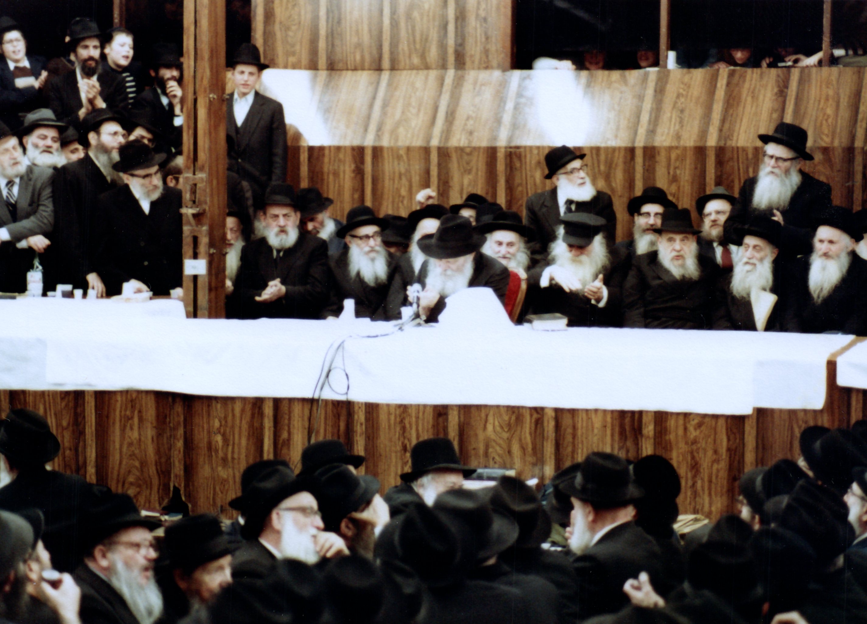 קובץ דברי משיח – ש"פ בראשית תשמ"ג